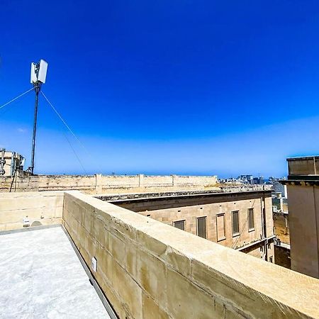 Designer Duplex Penthouse In Floriana Daire Dış mekan fotoğraf