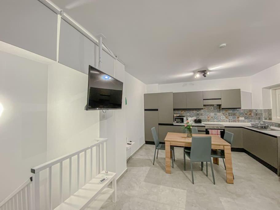 Designer Duplex Penthouse In Floriana Daire Dış mekan fotoğraf
