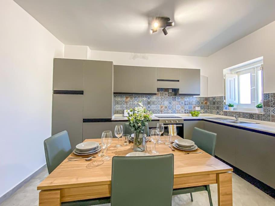 Designer Duplex Penthouse In Floriana Daire Dış mekan fotoğraf