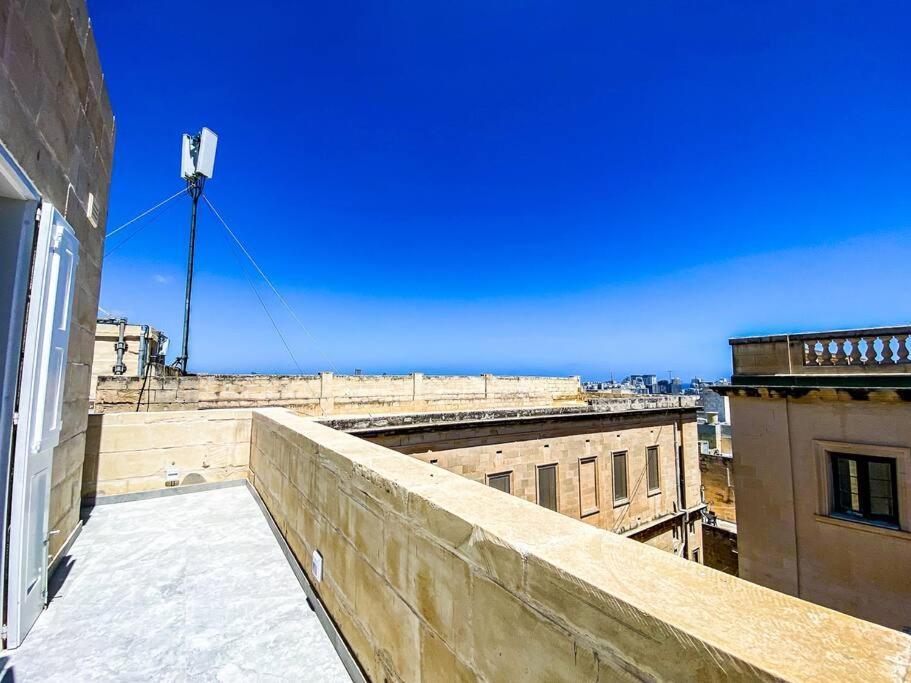 Designer Duplex Penthouse In Floriana Daire Dış mekan fotoğraf